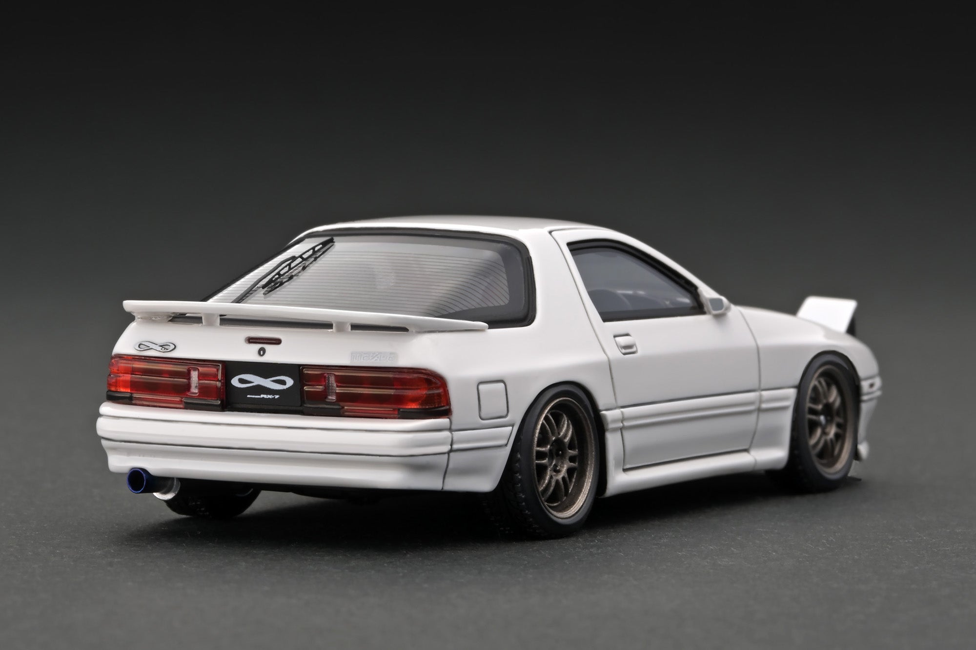 イグニッションモデル 1/43 RX-7 FC3S Ignition Model 1:43 Mazda Savanna RX-7 Infini (FC3S) White with