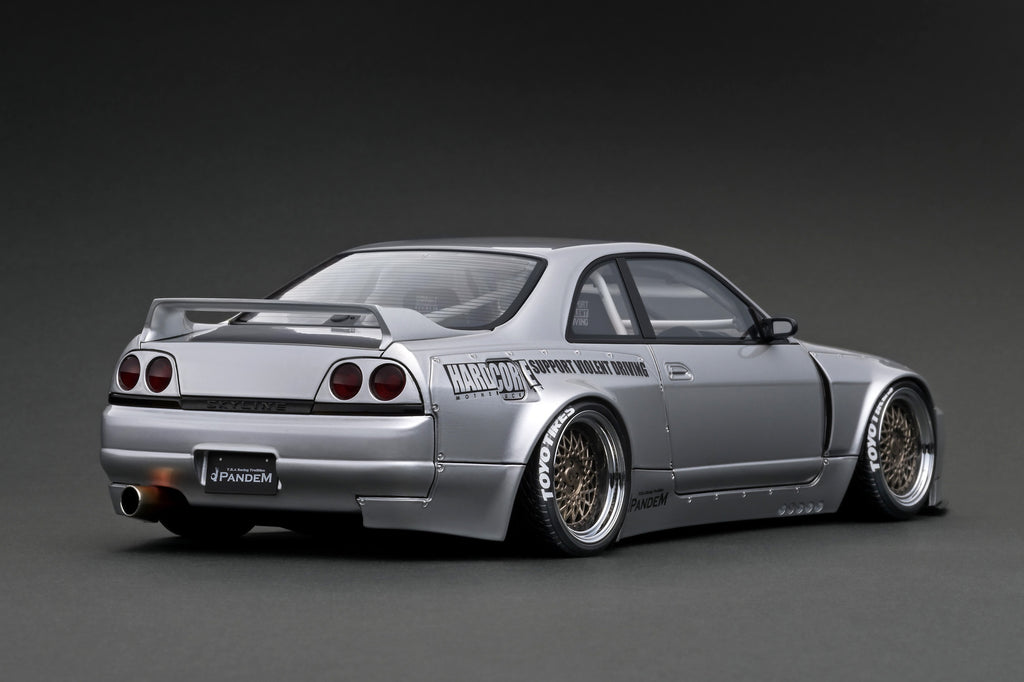 Ignition Model 1:18 Nissan Skyline GT-R (BNCR33) PANDEM in Silver with  RB26DETT Engine Display