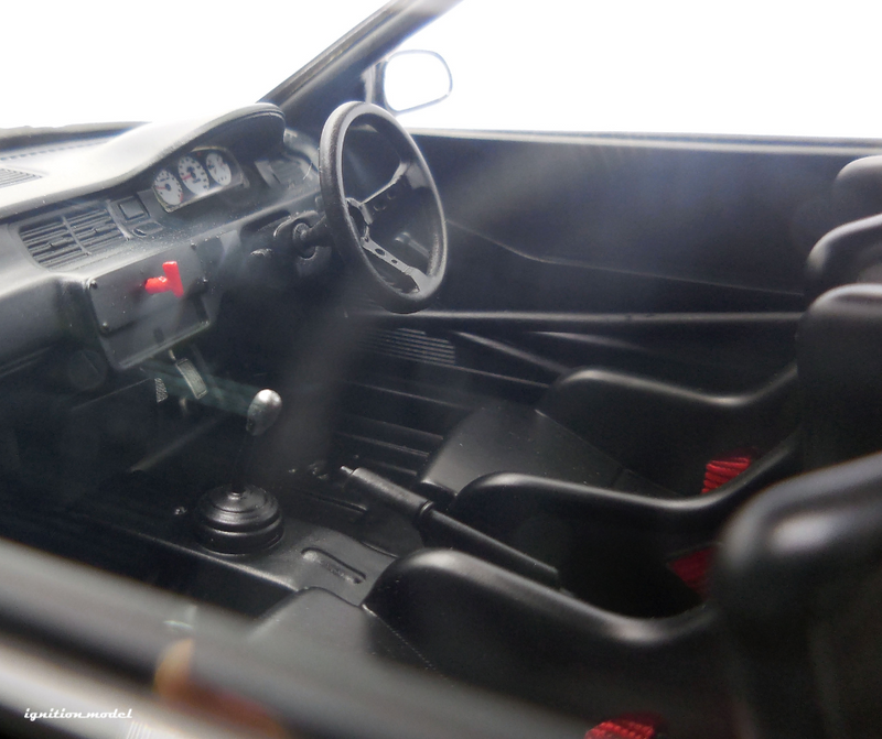 *PREORDER* Ignition Model 1:18 Honda Civic (EG6) in Black / Red