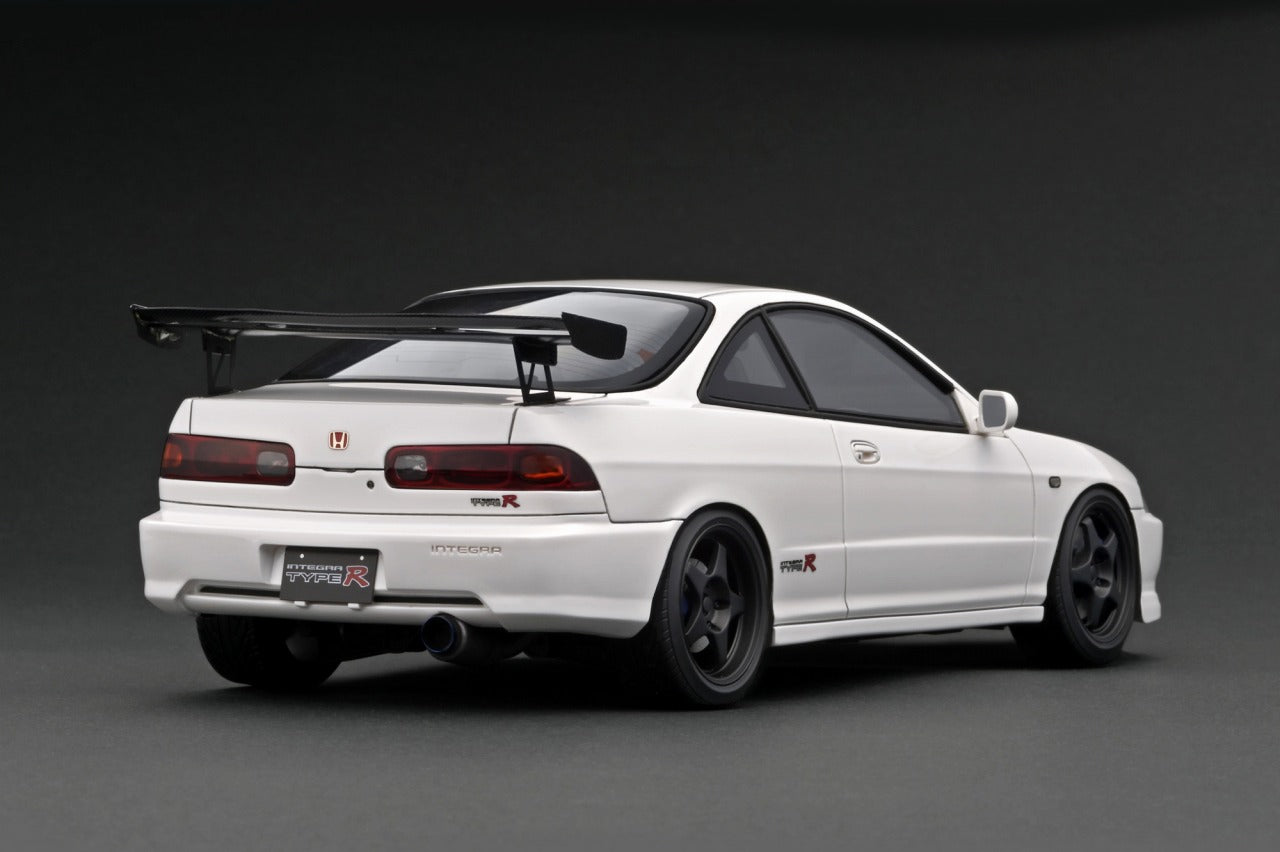 Ignition Model 1:18 Honda Integra Type-R (DC2) in White – Model