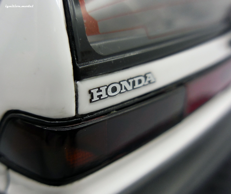 Ignition Model 1:18 Honda Civic (EF9) in White Ignition Model 1:18 Honda Civic (EF9) in White