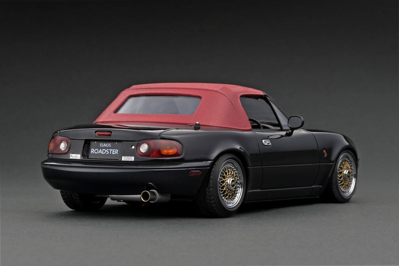 Ignition Model 1:18 Mazda EUNOS Roadster (NA) in Black