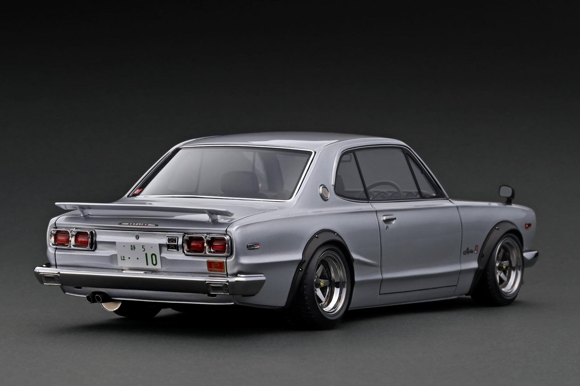 誕生日プレゼント Nissan 1:18 Model Ignition Skyline in (KPGC10) GT-R 2000 ミニカー