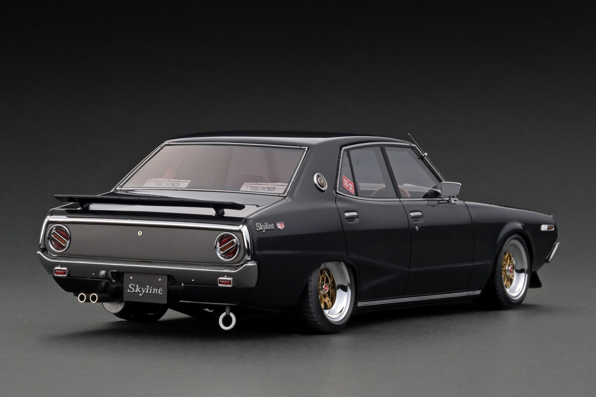 Ignition Model 1:18 Nissan Skyline 2000 GT-X (GC110) in