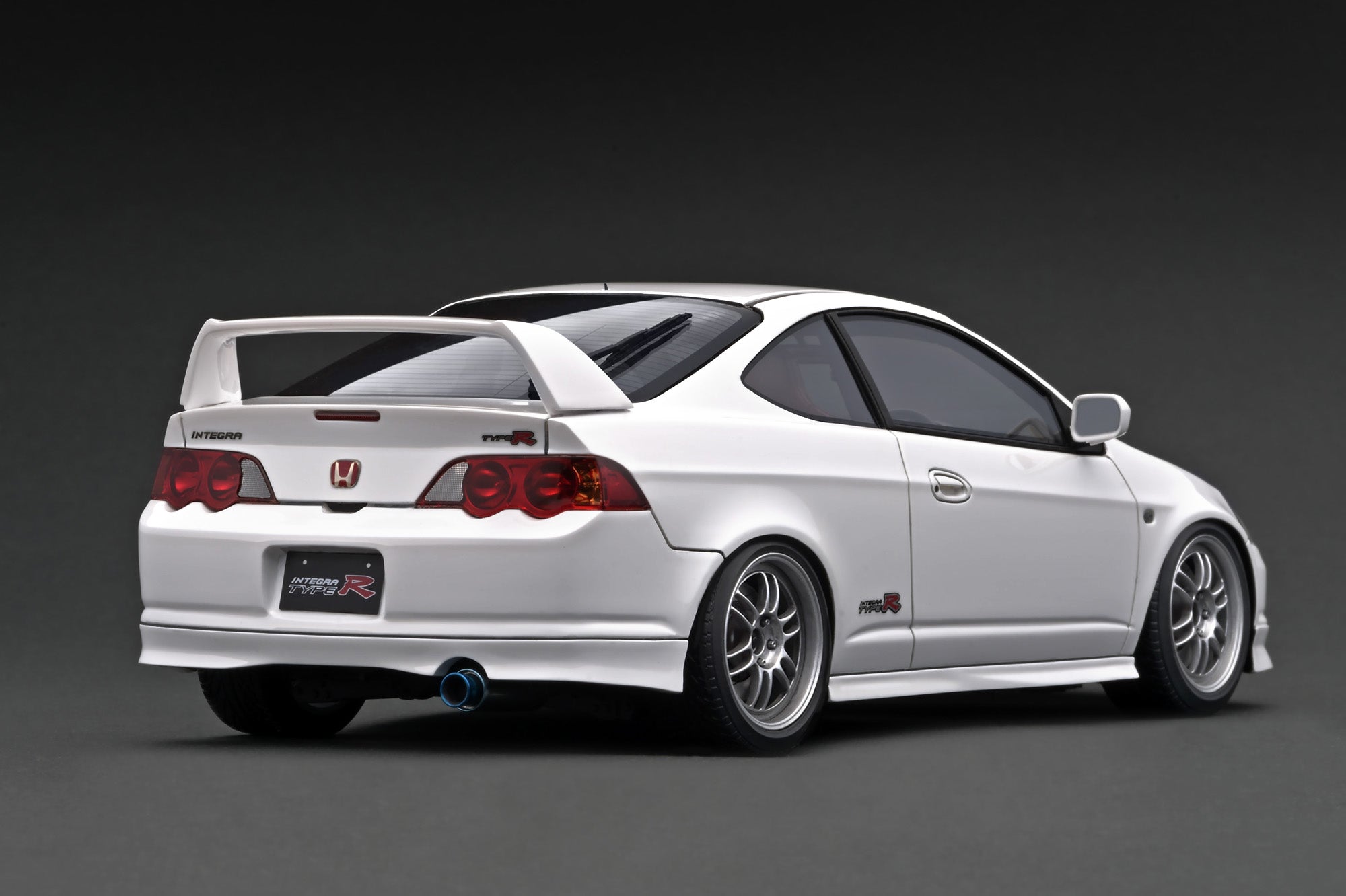 Ignition Model 1:18 Honda Integra (DC5) Type-R in White – Model