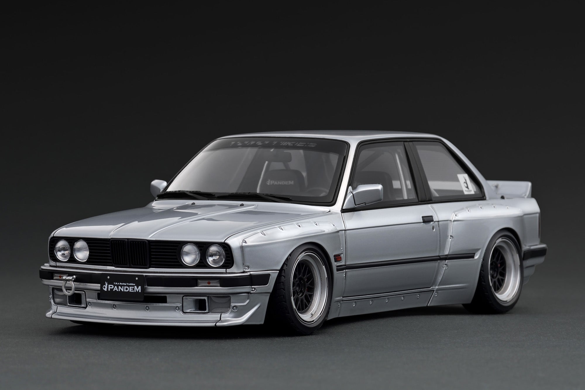 Ignition Model 1:18 BMW E30 3-Series PANDEM in Silver – Model Cars