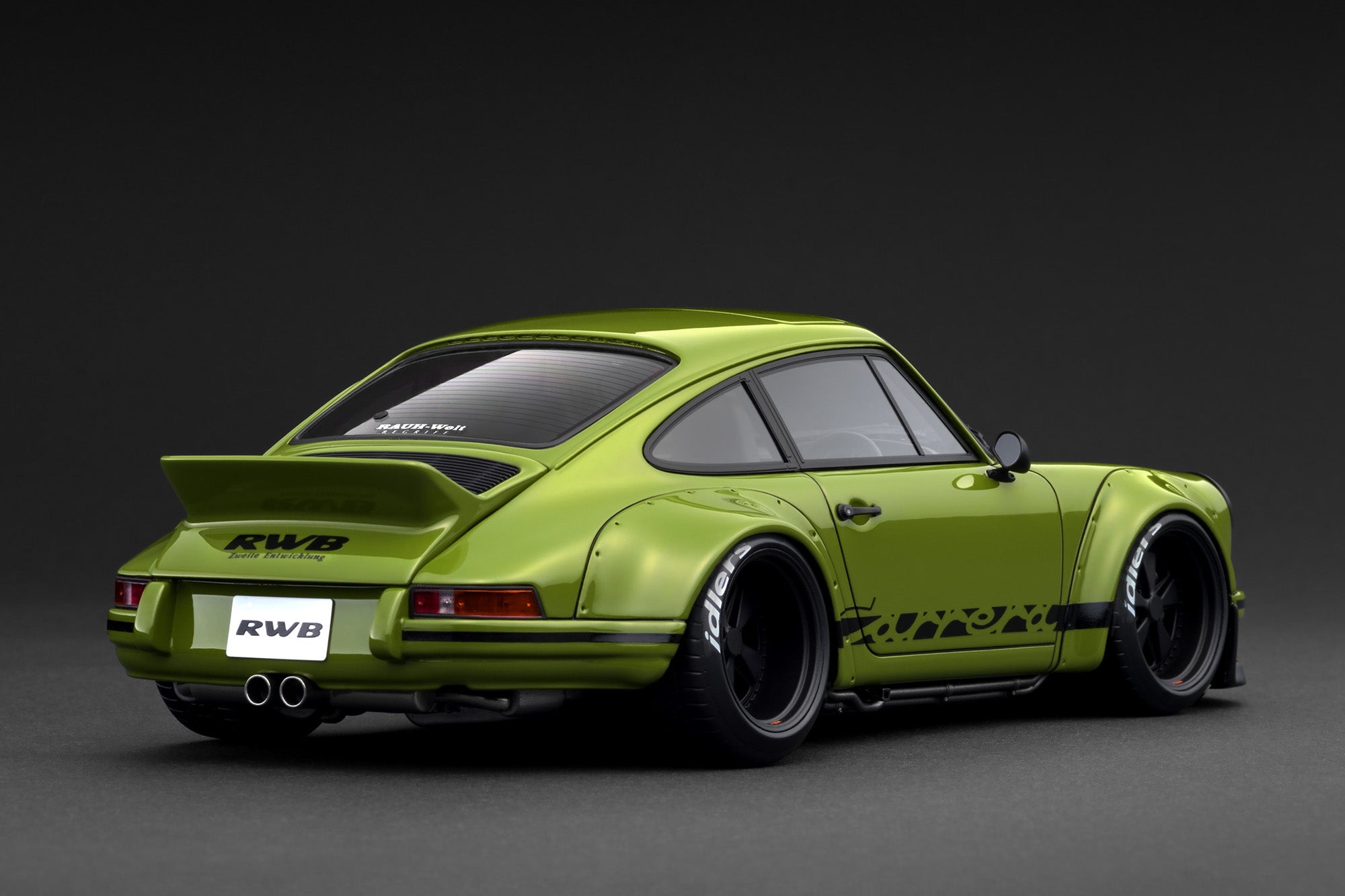 GTスピリット 1/18 PORSCHE 911 RWB カーキグリーン Porsche 911 (993) RWB 1:18 model car GT Spirit GT074 - Modelkars