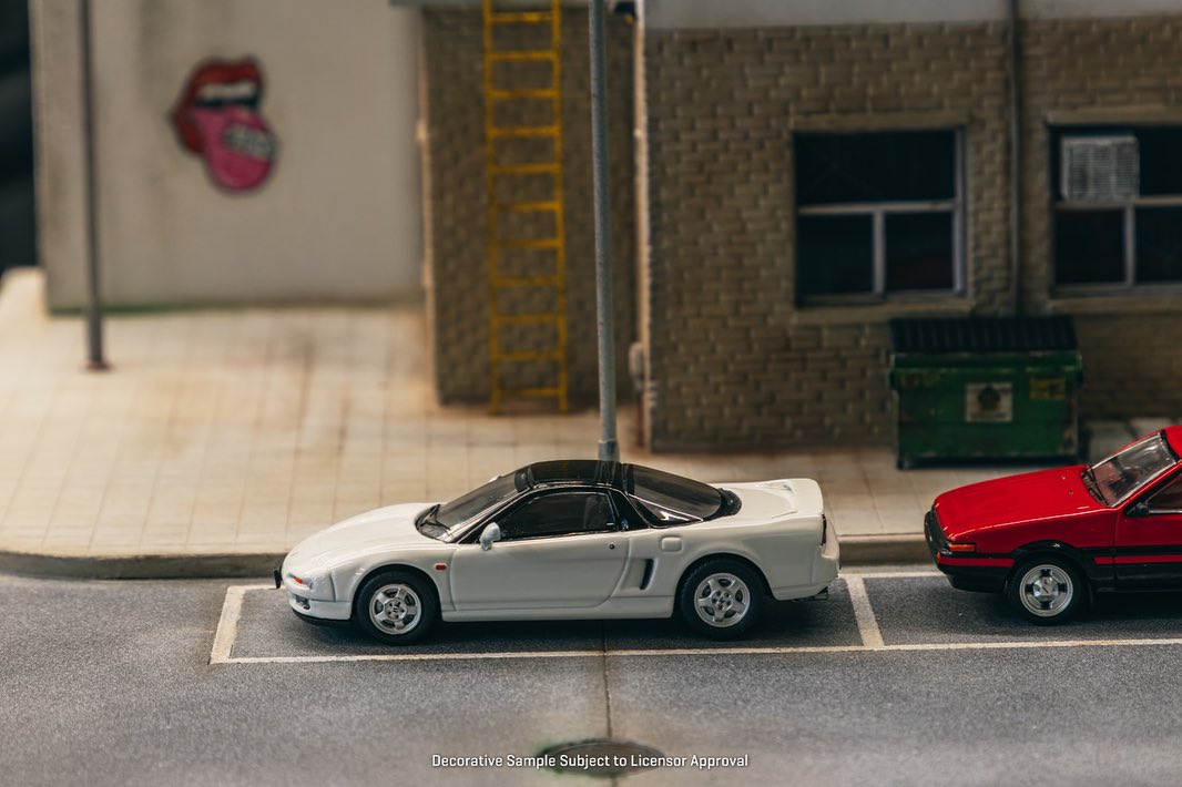 Tarmac Works 1/64 Honda NSX (NA1) in Championship White – Model