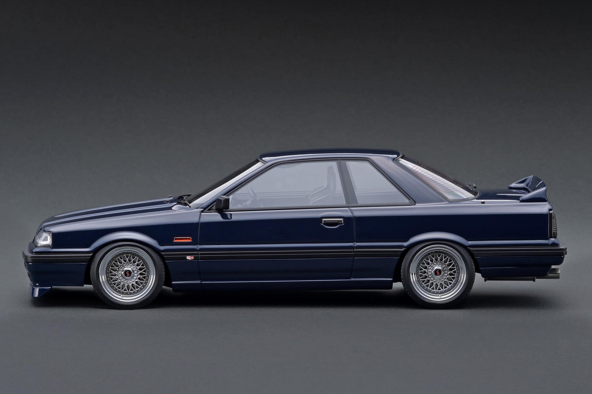 1/ 18　スカイライン GTS-R (R31) Blue Black s-l400.jpg