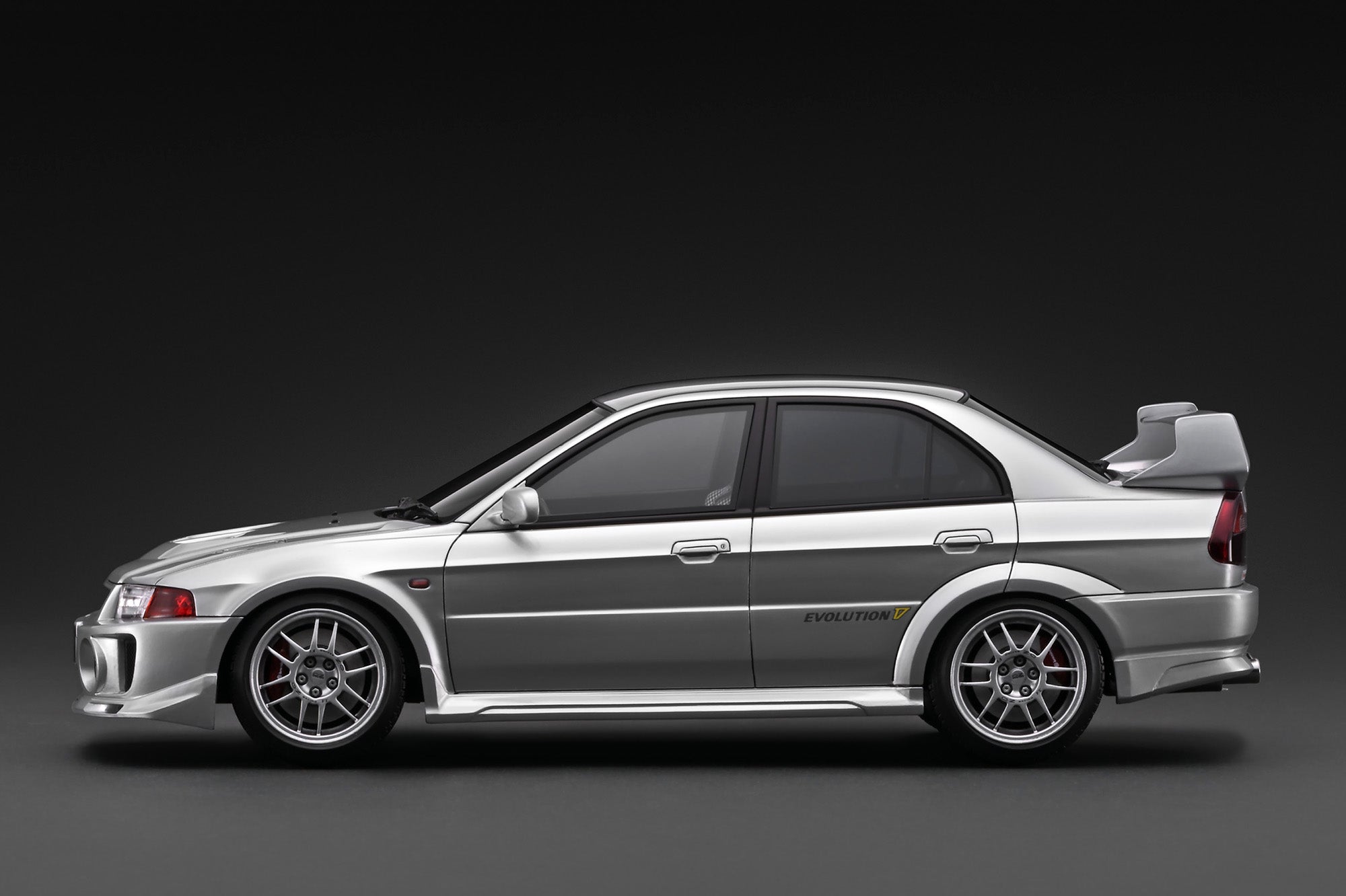 Mitsubishi Lancer Evolution V ミニカー1/18
