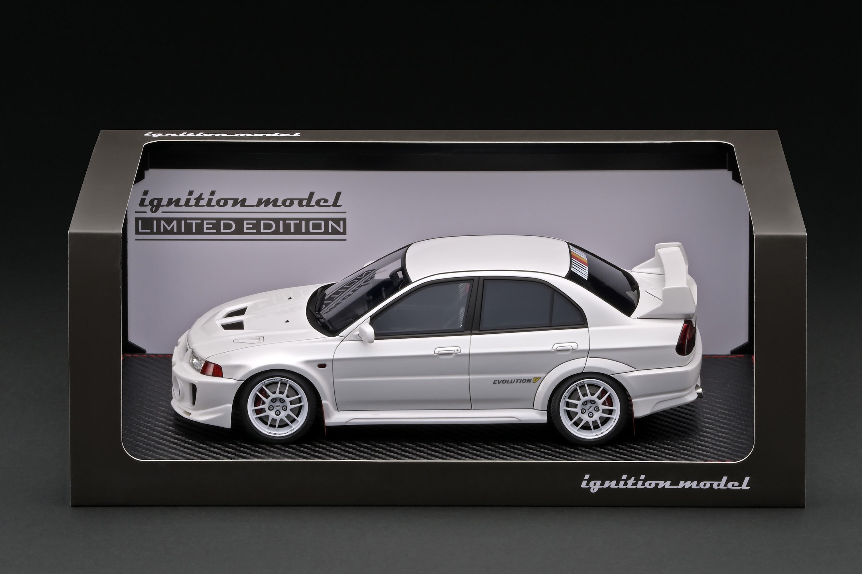 わ*た様 ignition model Mitsubishi Lancer Ev PREORDER* Ignition Model 1:18 Mitsubishi Lancer Evolution V (CP9A