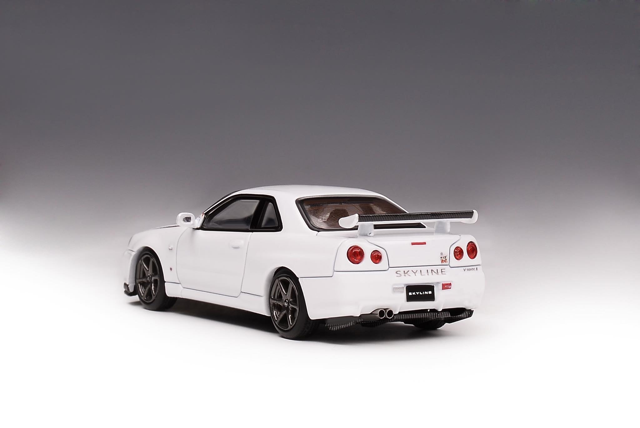 1/64 BNR34 GT-R MINES ホワイト Make Up Co., Ltd. / BUILT BY LEGENDS Mine's Skyline GT-R(BNR34)