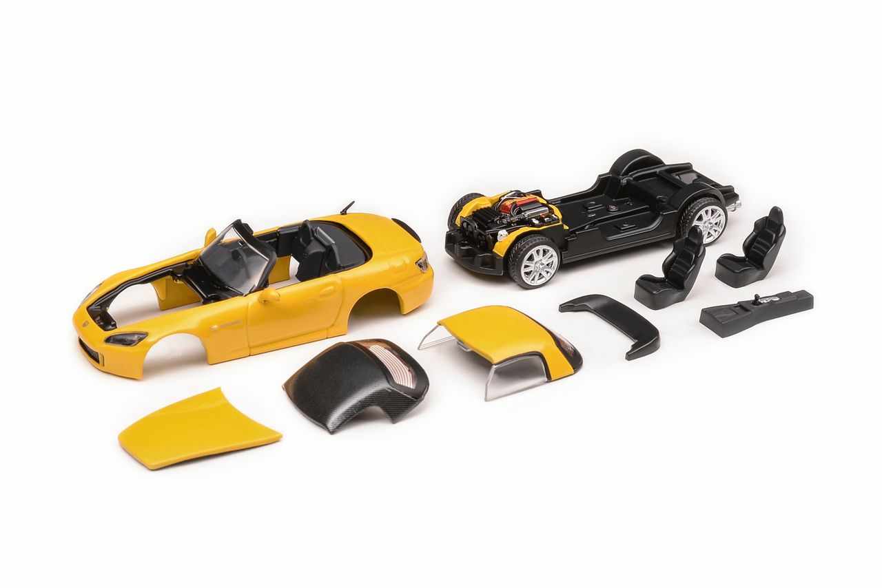 MotorHelix 1:64 Honda S2000 (AP2) in Indy Yellow Pearl