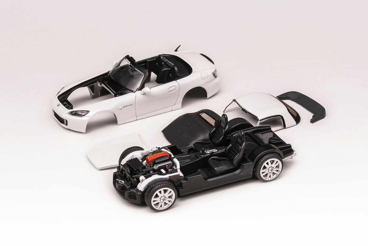 MotorHelix 1:64 Honda S2000 (AP2) in Grand Prix White – Model Cars