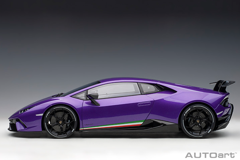 AUTOart 1:12 Lamborghini Huracan Performante in Viola Pasifae / Pearl Purple