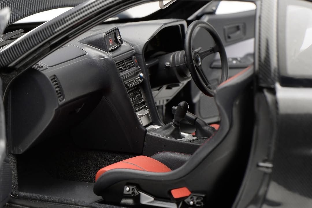 *PREORDER* MotorHelix 1:18 Nissan Skyline GT-R (R34) Customized Version - Carbon Fiber