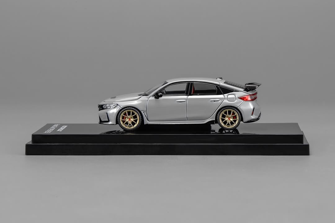 *PREORDER* MotorHelix 1:64 Honda Civic Type-R (FL5) in Sonic Grey Pearl