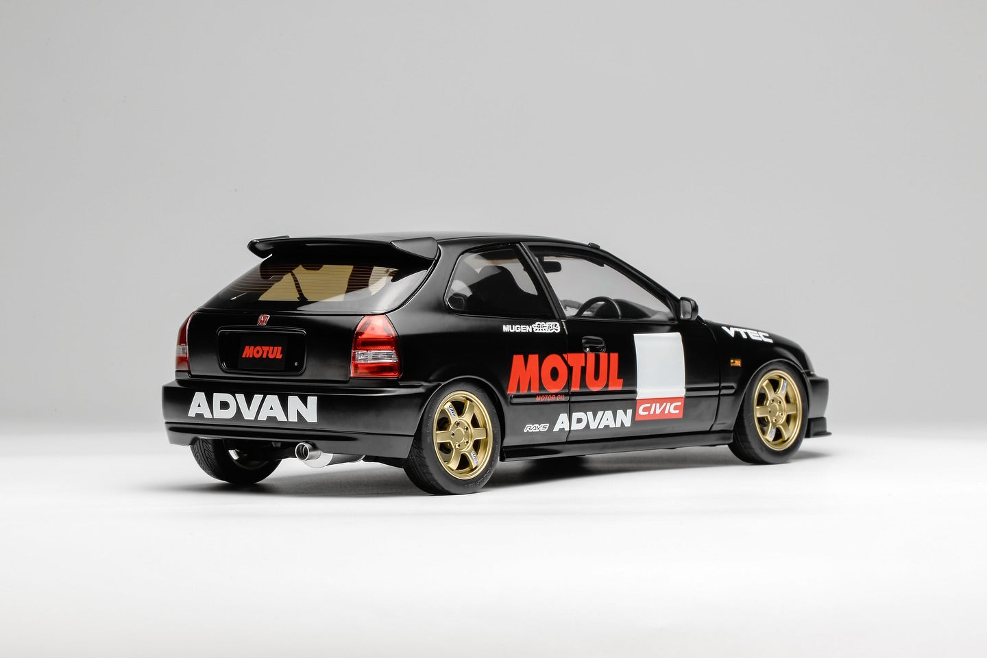 MotorHelix 1:18 Honda Civic Type-R (EK9) No Good Racing Edition in