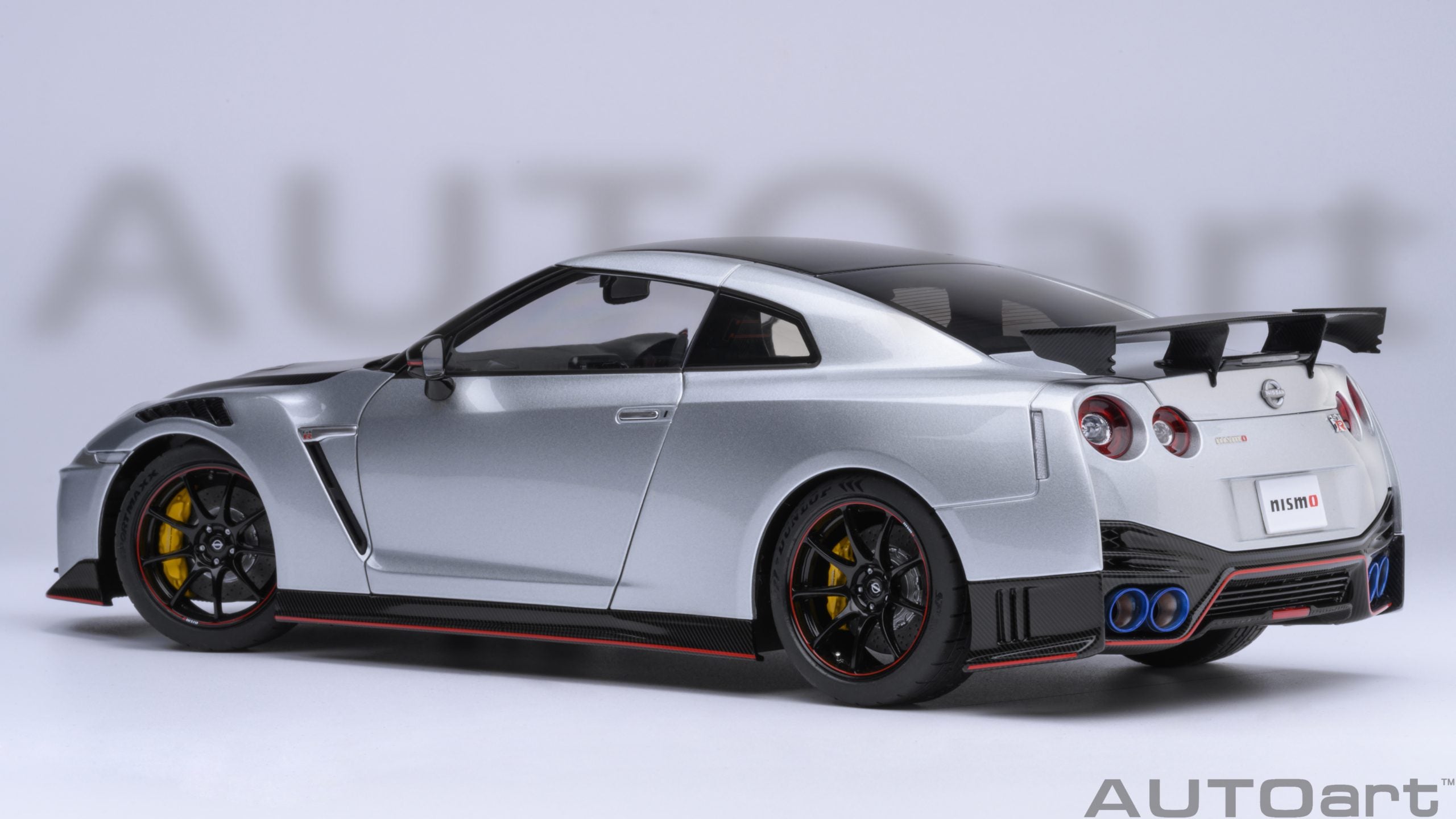 Better than AUTOart? Kyosho's Nissan GT-R - In Depth Review