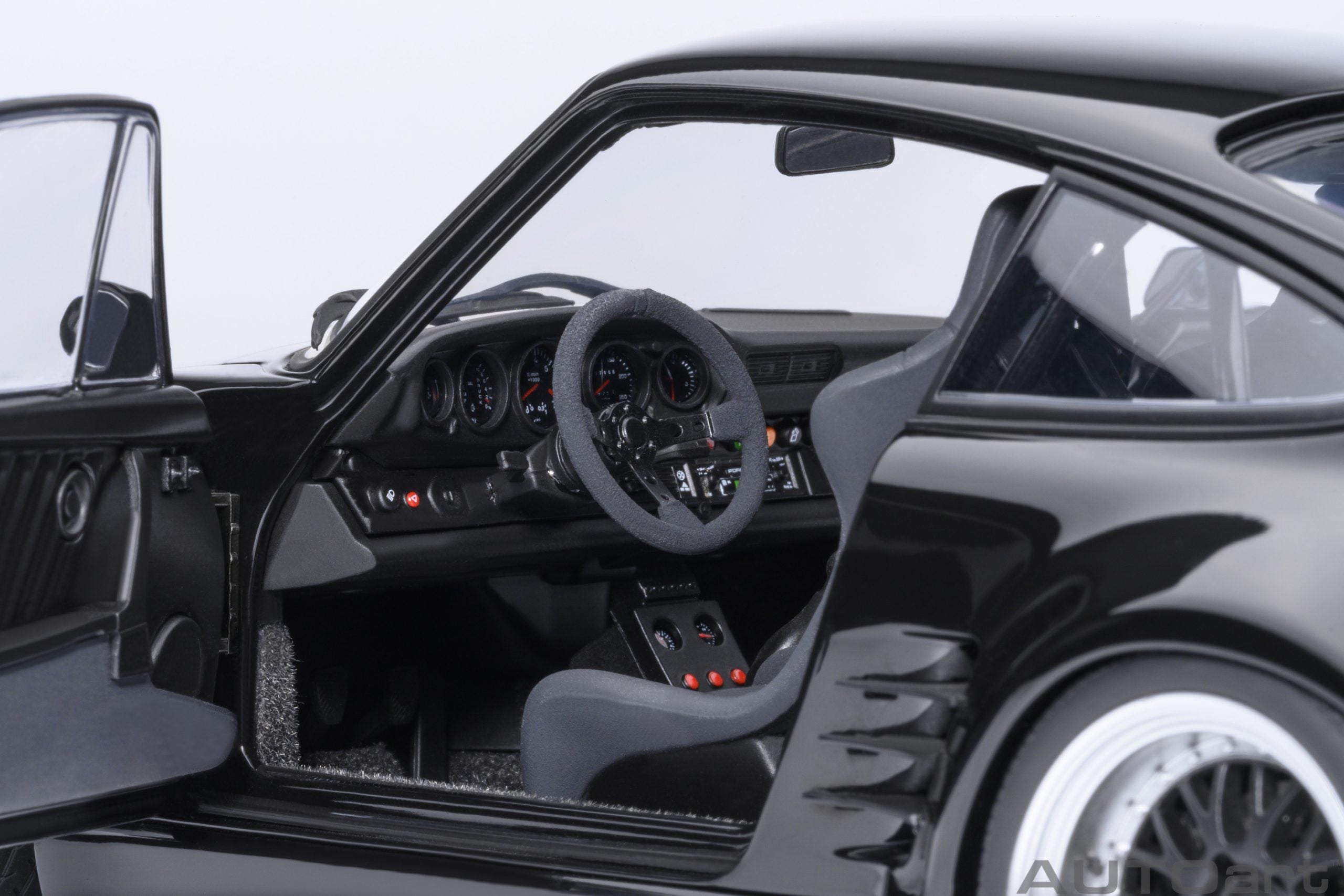 autoart 1/18 ポルシェ911 930 PREORDER* AUTOart 1:18 Porsche 911 (930) Turbo Wangan
