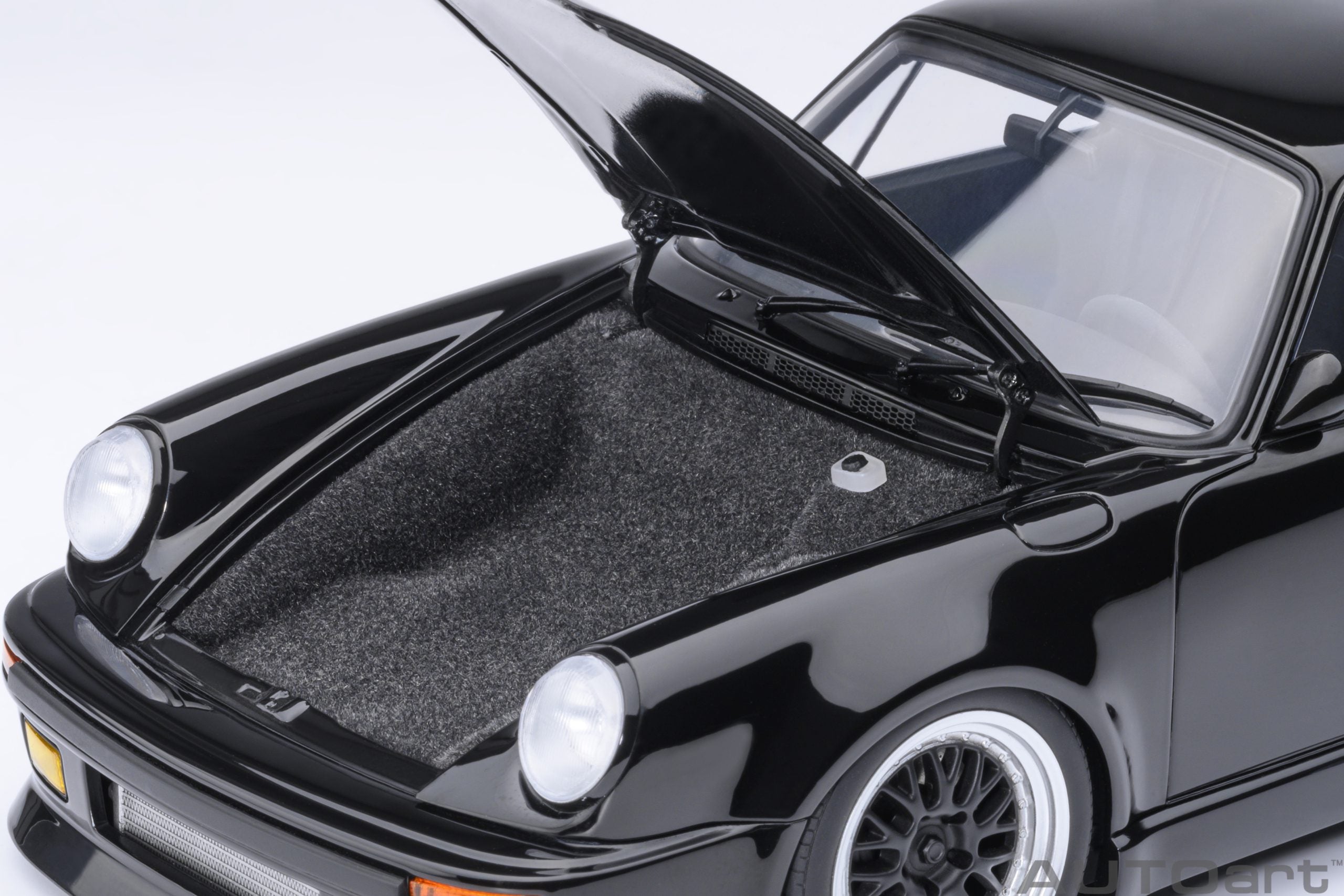 autoart 1/18 ポルシェ911 930 PREORDER* AUTOart 1:18 Porsche 911 (930) Turbo Wangan