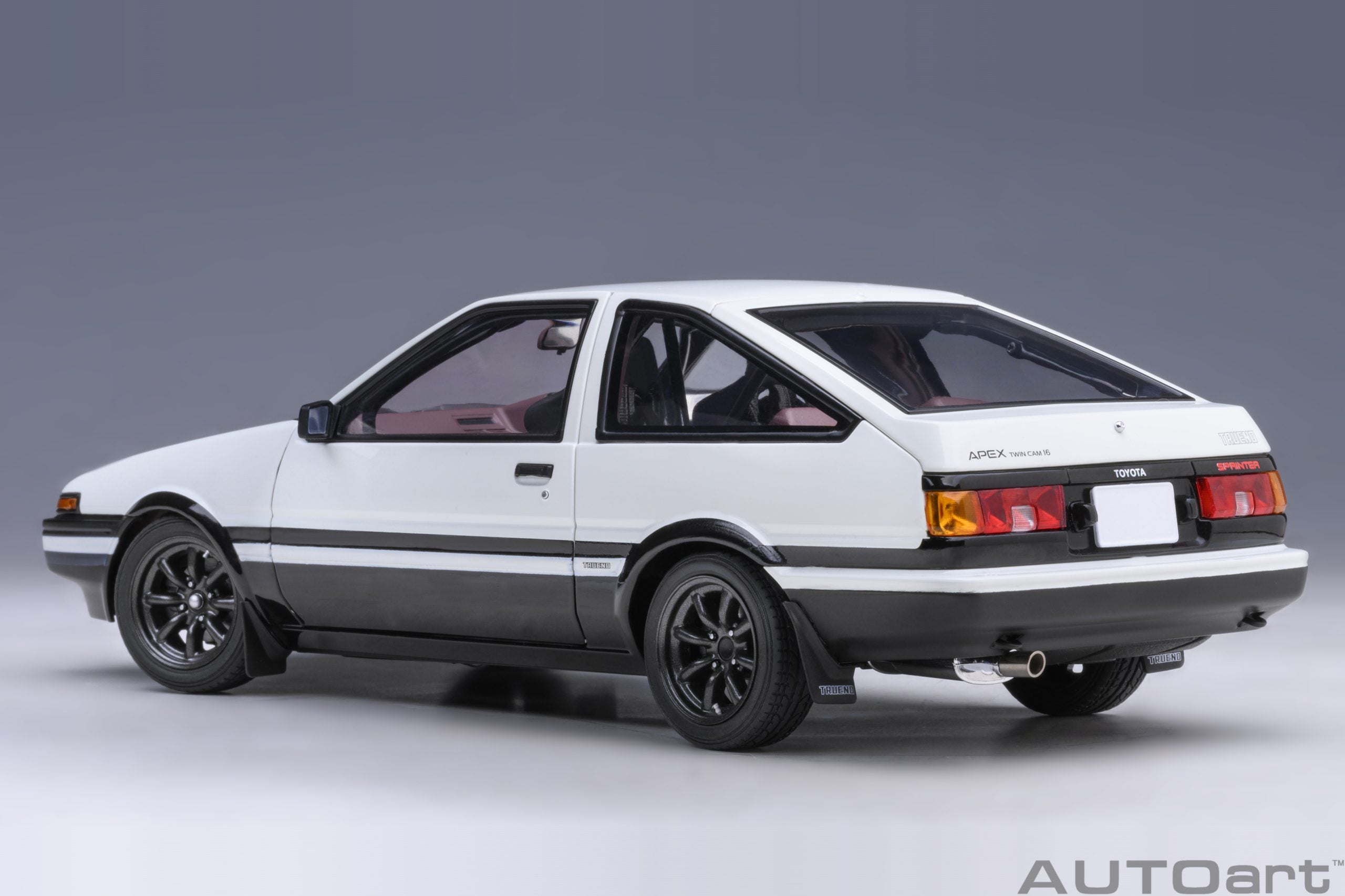 AUTOart 1:18 Toyota Sprinter Trueno (AE86) “Project D” Final