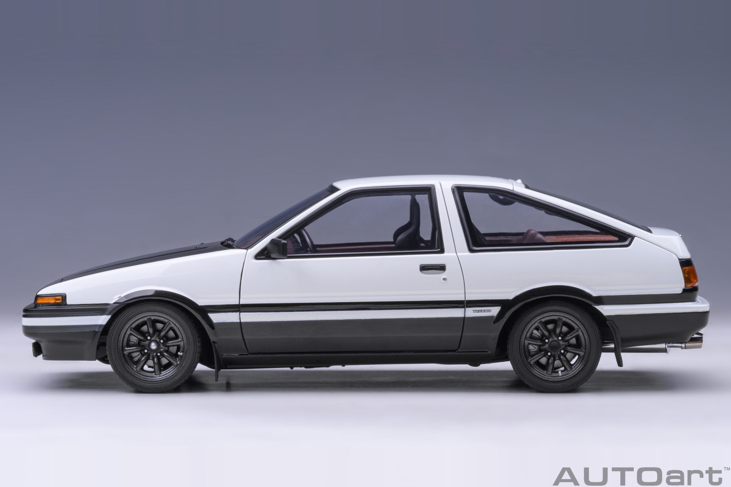 AUTOart TOYOTA sprinter trueno 1/18 模型 1/18 AutoArt Initial D Toyota Sprinter Trueno Corolla AE86