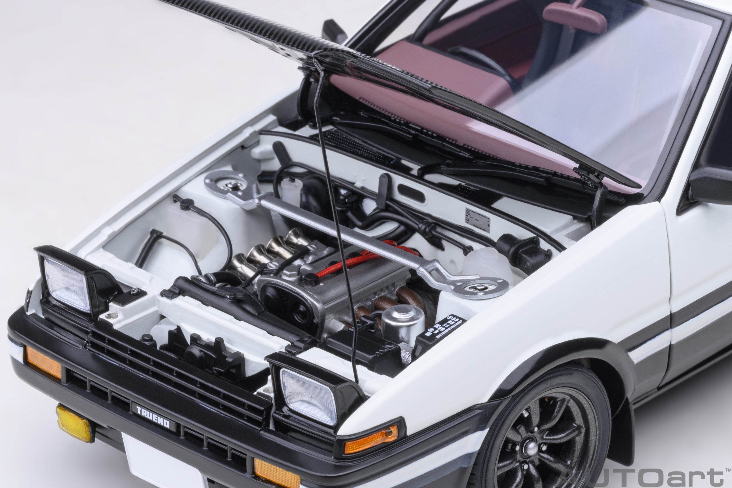 AUTOart 1:18 Toyota Sprinter Trueno (AE86) “Project D” Final