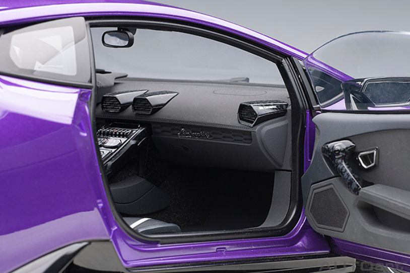 AUTOart 1:12 Lamborghini Huracan Performante in Viola Pasifae / Pearl Purple