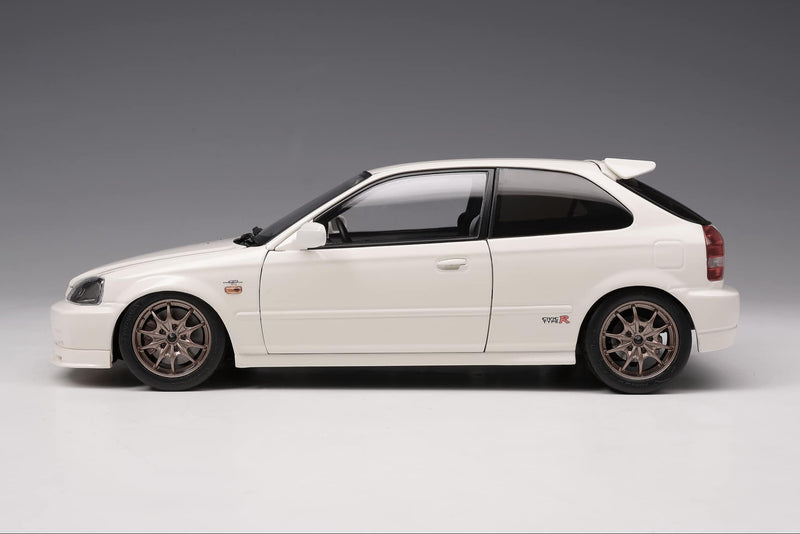 MotorHelix 1:18 Honda Civic Type-R (EK9) MUGEN in Championship White