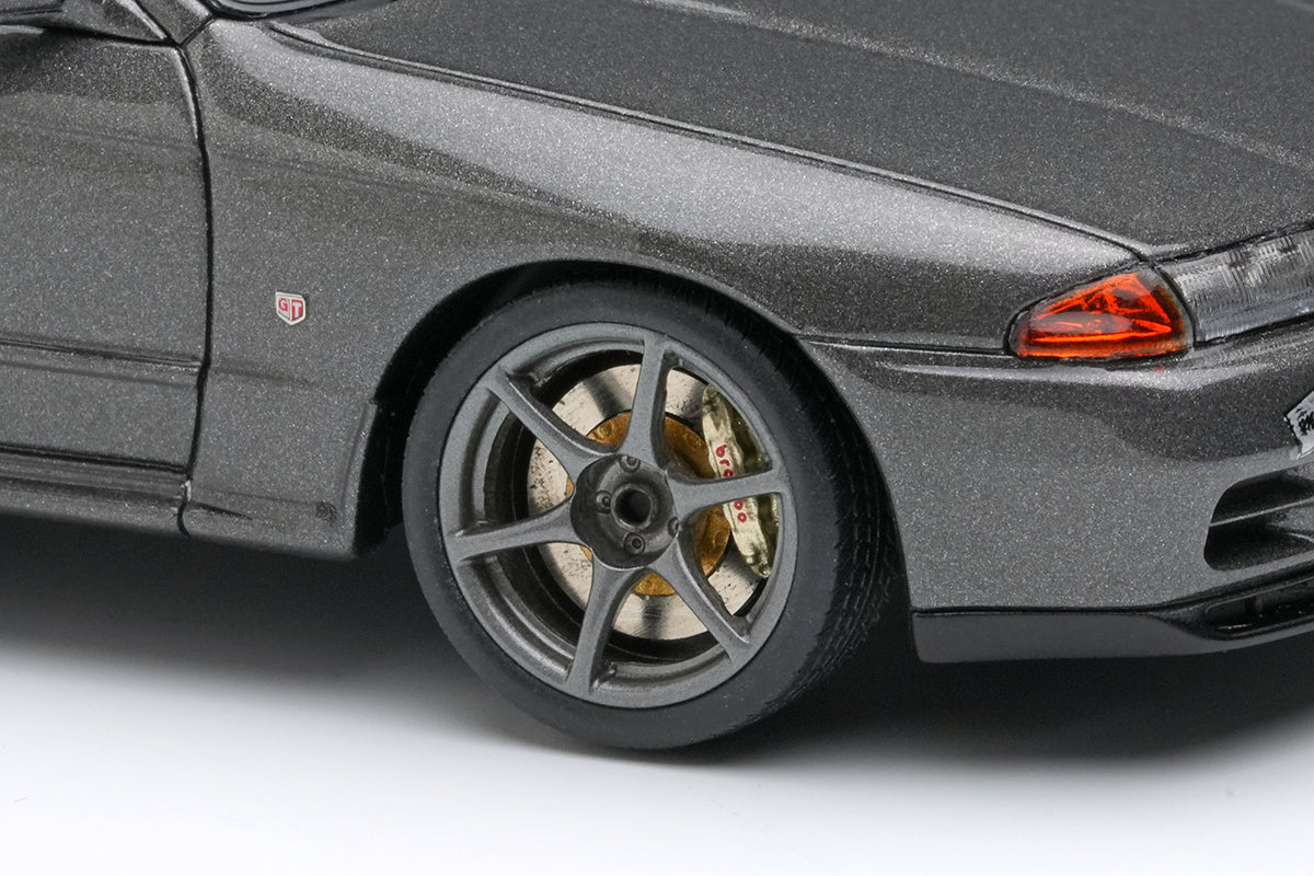 Make Up Co., Ltd. / Nissan Skyline GT-R (BNR32) by Hiroshi
