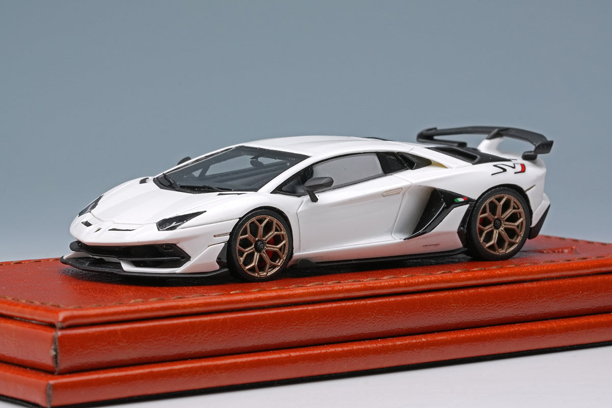Make Up Co., Ltd /Titan 64 1:64 Lamborghini Aventador SVJ 2018