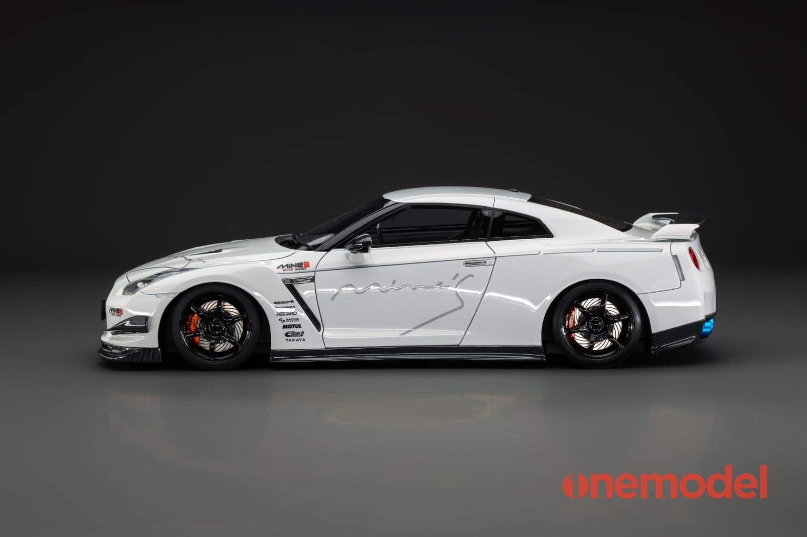 One Model 1:18 Nissan GT-R (R35) Mine's Version – Model Cars Houston