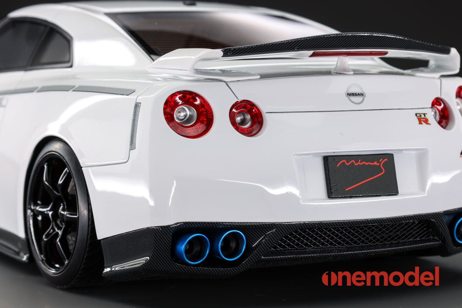One Model 1:18 Nissan GT-R (R35) Mine's Version – Model Cars Houston