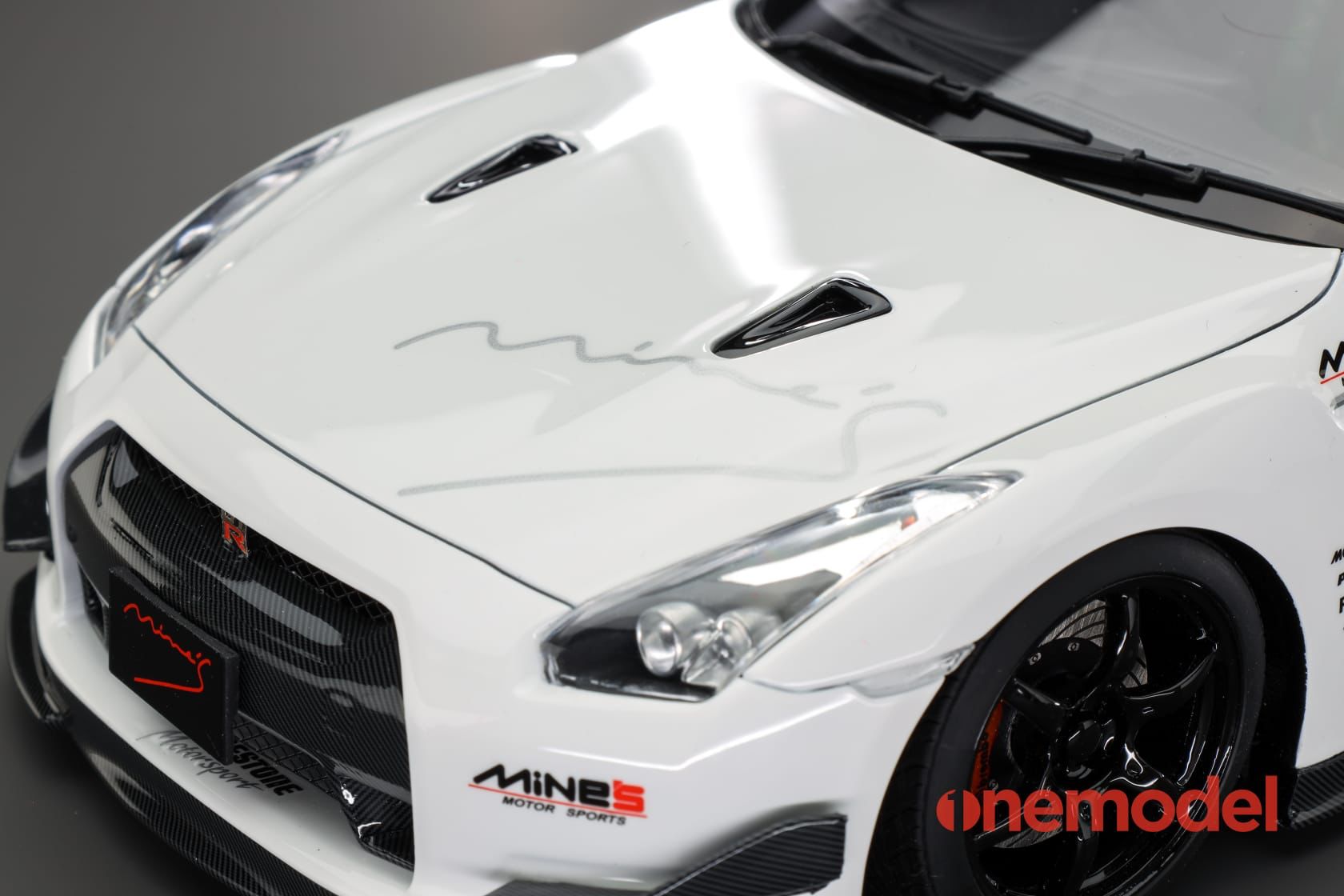 One Model 1:18 Nissan GT-R (R35) Mine's Version – Model Cars Houston