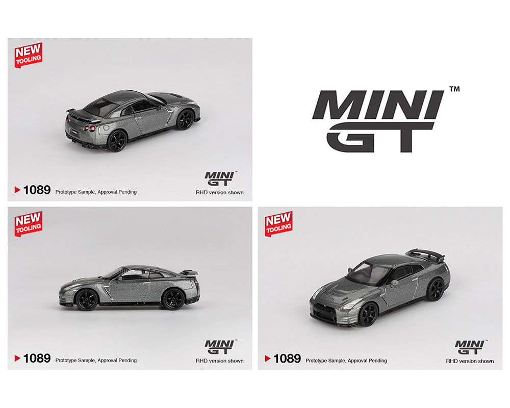 PREORDER*MINIGT 1:64 2013 Nissan GT-R NISMO R35 CRS Version in