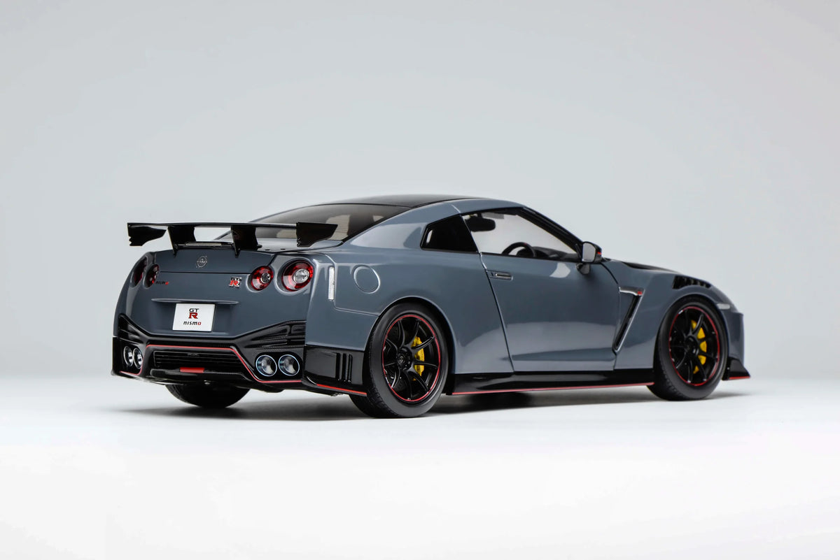 MotorHelix 1:18 Nissan GT-R NISMO (R35) Special Edition 2022 NISMO MotorHelix 1:18 Nissan GT-R NISMO (R35) Special Edition 2022 NISMO