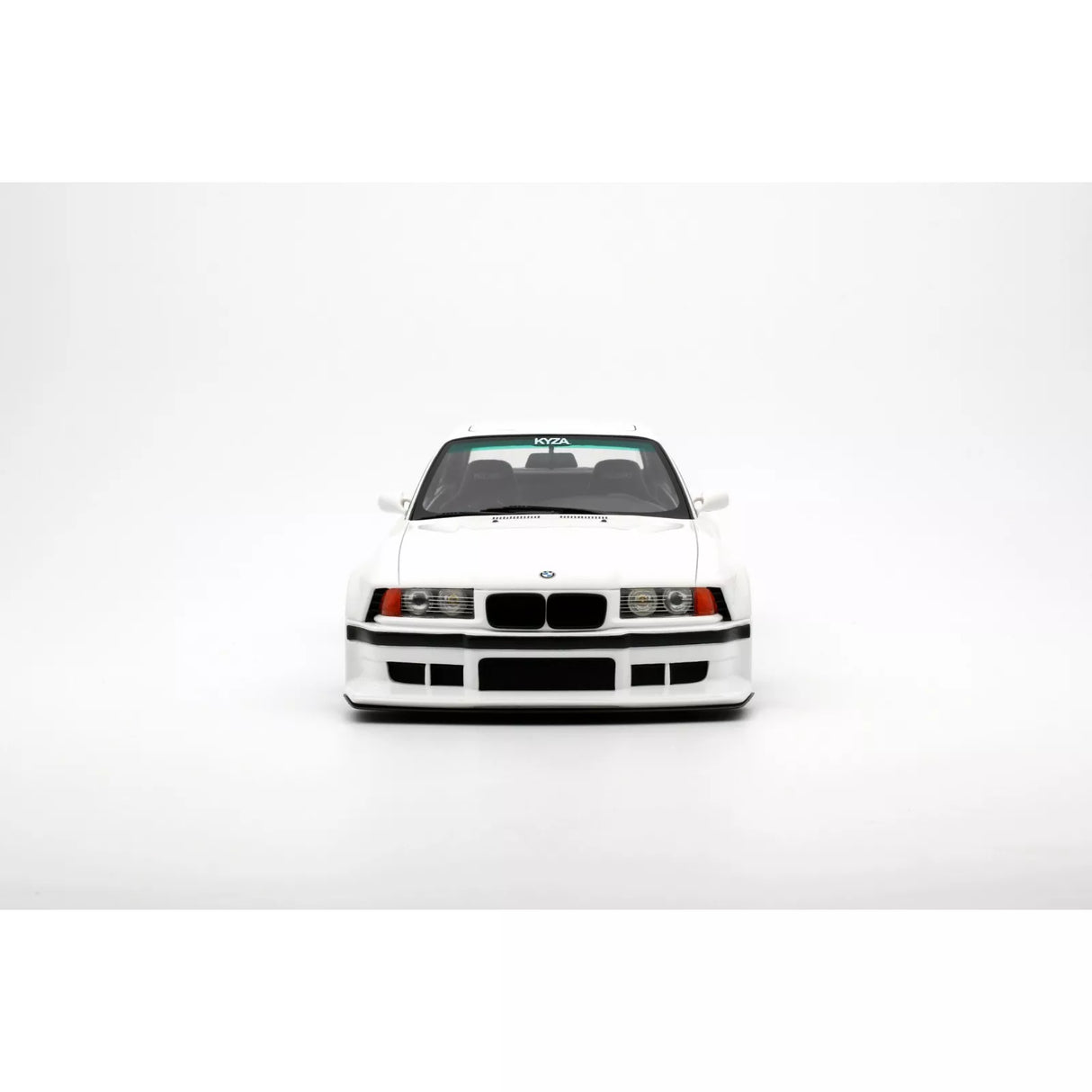 Ottomobile 1:18 BMW E36 Khyzyl Saleem Alpine White 300 2022
