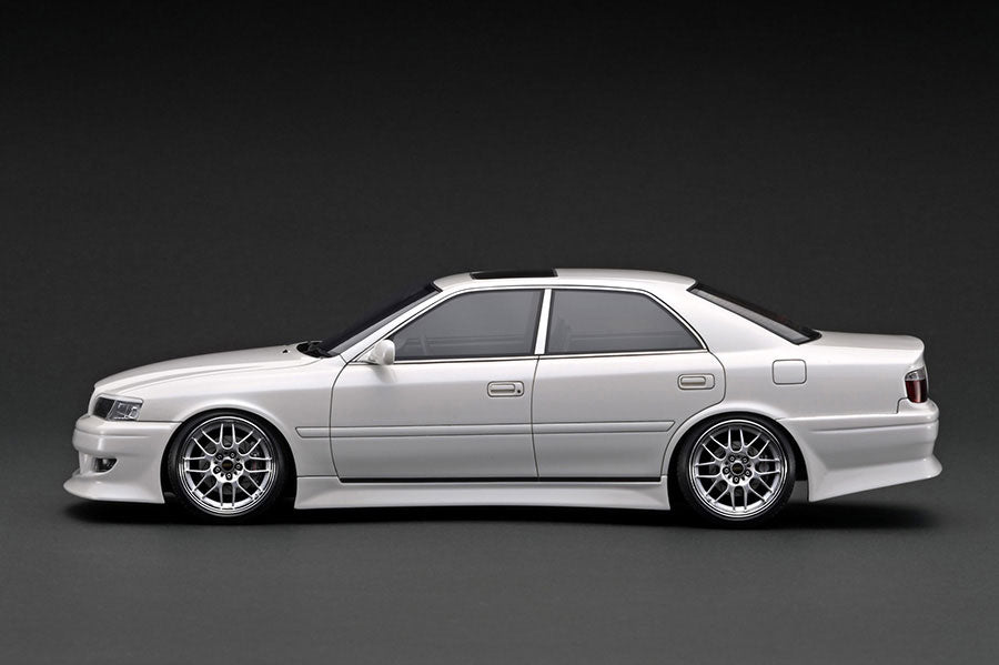Ignition Model 1:18 Toyota Chaser (JZX100) VERTEX in Pearl White