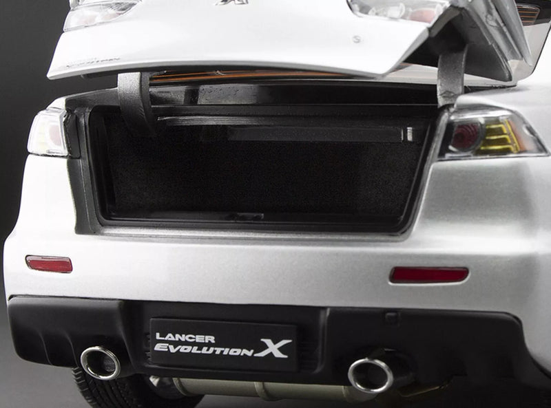 Sun Star 1:18 Mitsubishi Lancer Evolution X in Cool Silver Metallic