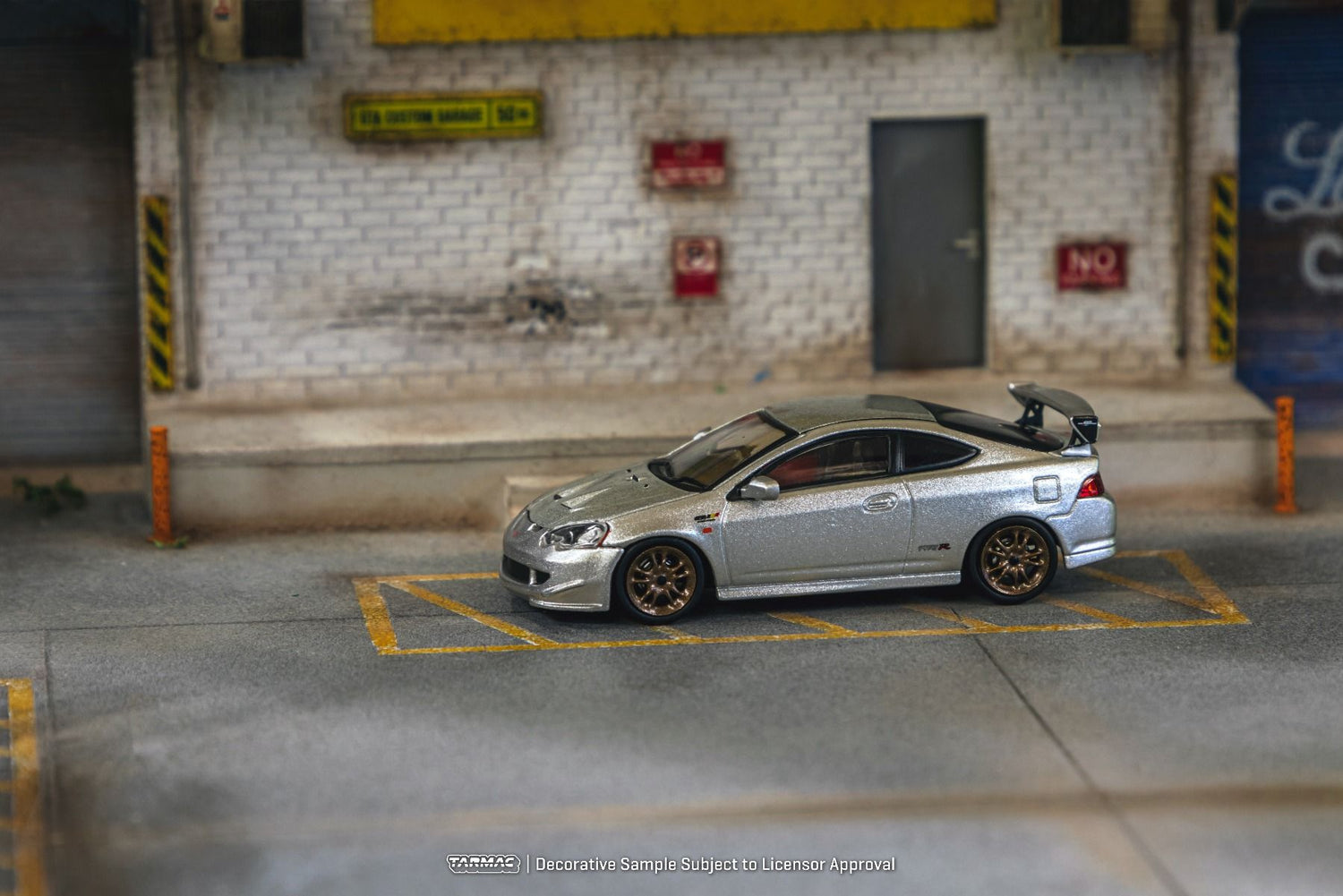 Tarmac Works 1/64 Honda Integra (DC5) MUGEN Type-R in Silver