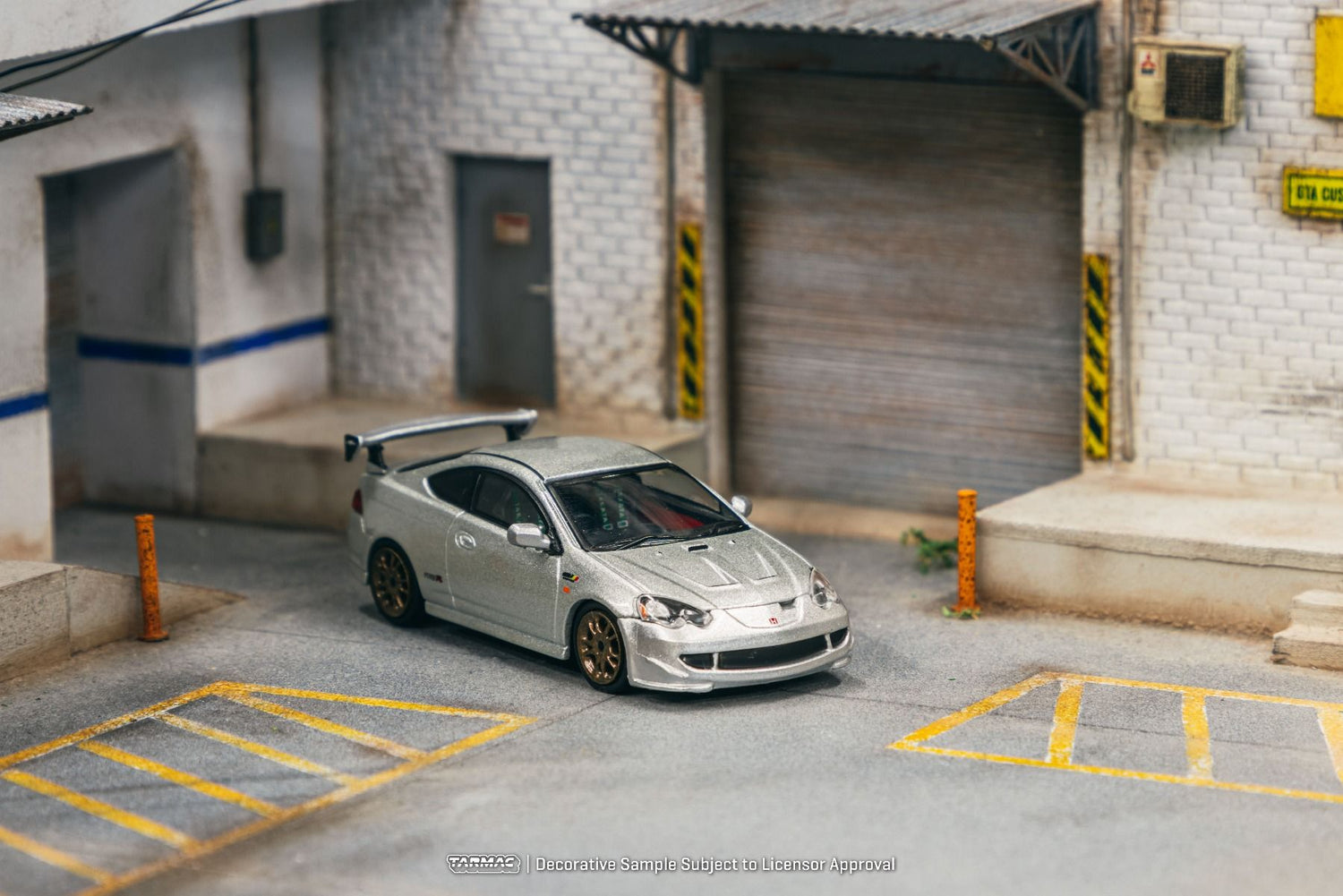 Tarmac Works 1/64 Honda Integra (DC5) MUGEN Type-R in Silver