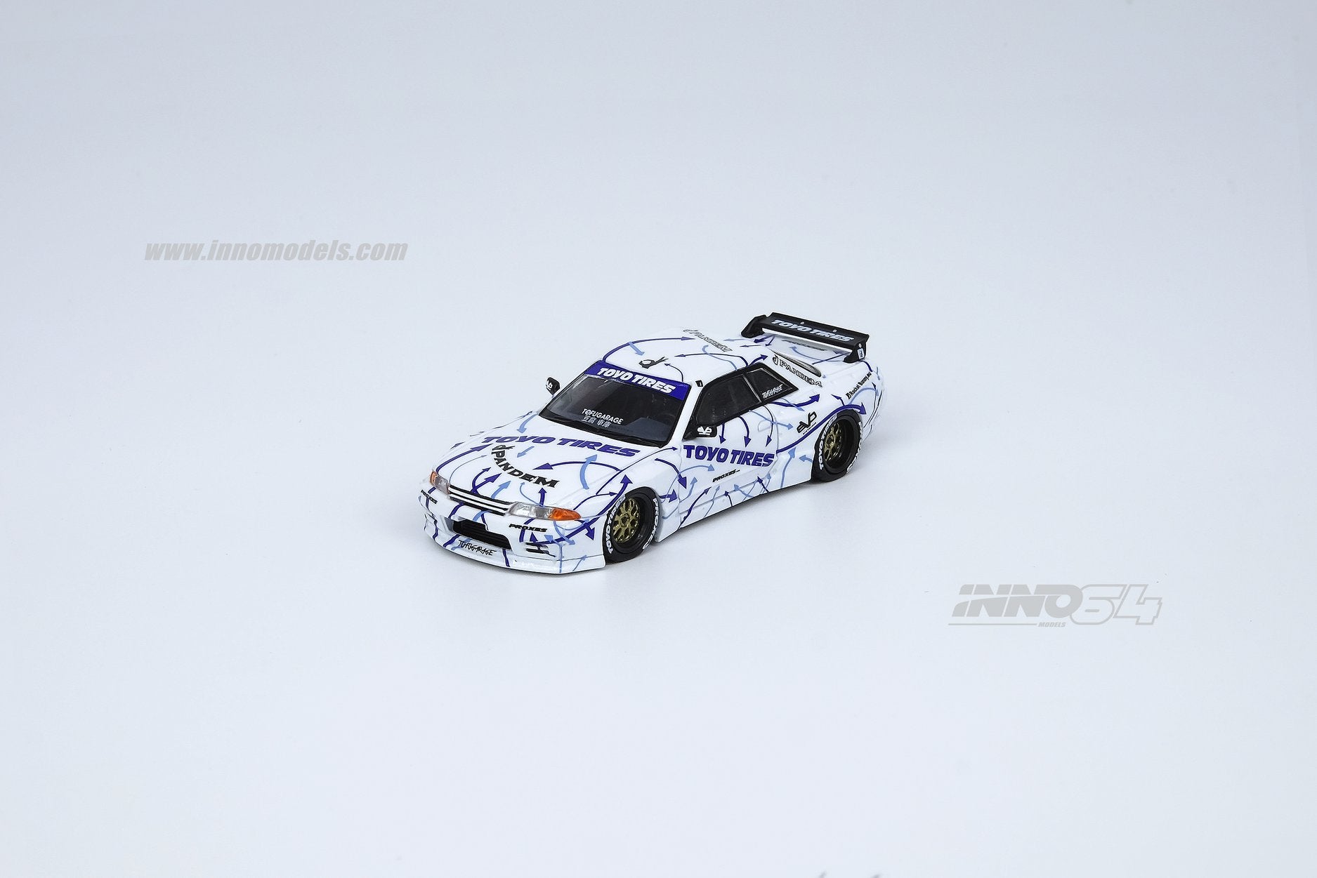 INNO Models 1:64 Nissan Skyline GT-R R32 Pandem 