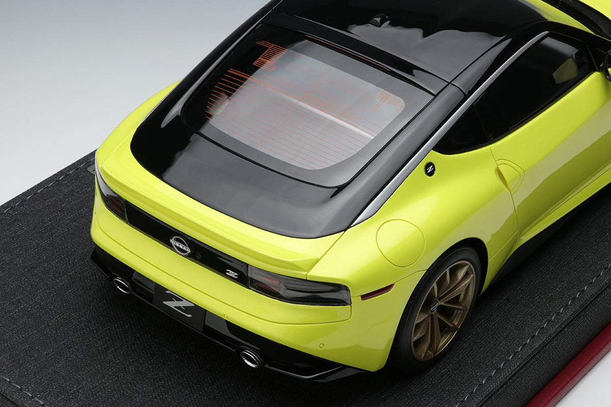 Make Up Co., Ltd / IDEA 1:18 Nissan Z 
