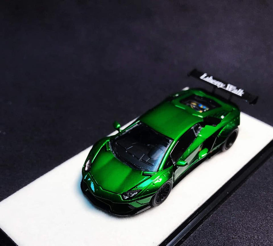 上品なファッション Lamborghini Aventador LP700 Liberty Walk Metallic Green ミニカー