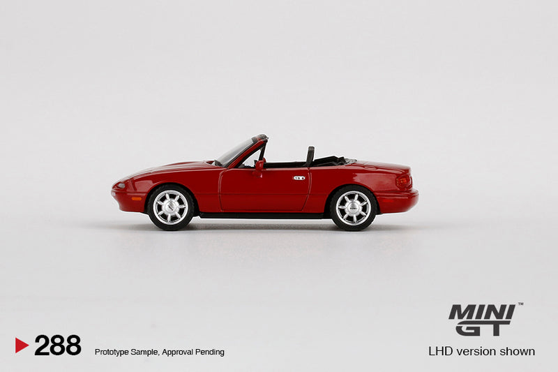 MINIGT 1:64 Mazda Miata MX-5 (NA) Classic Red LHD Version