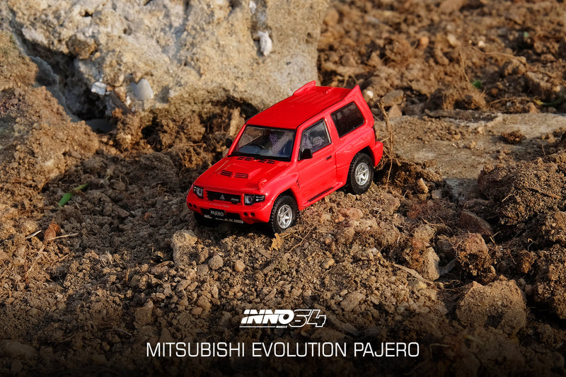 INNO Models 1:64 Mitsubishi Pajero in Red with Extra Wheel Set