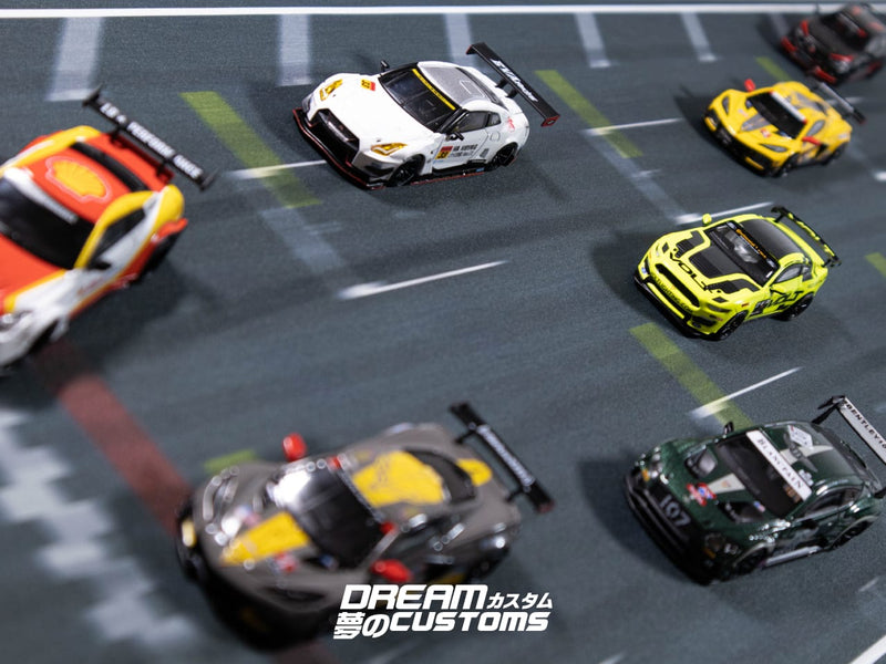 Dream Customs 1/64 Racetrack Motion XL Desktop Diorama
