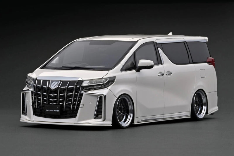 Ignition Model 1:18 Toyota Alphard (H30W) Executive Lounge S in Pearl White