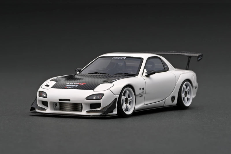 Ignition Model 1:43 Mazda RX7 (FD3S) FEED in White with Carbon Bonnet